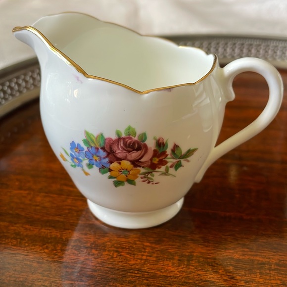 Adderly Fine Bone China England Creamer Pitcher & open sugar bowl - Picture 2 of 8